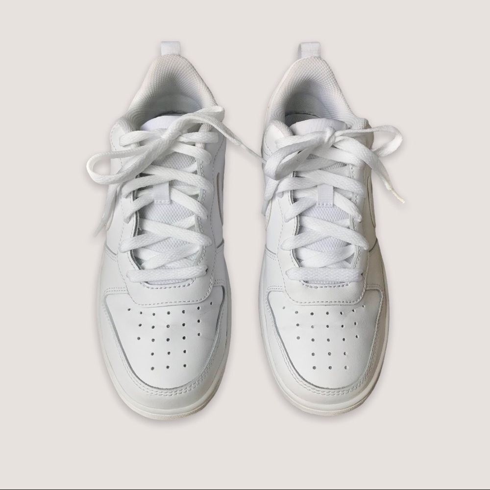 🌸SOLD🌸White Nike Court Borough Low 2